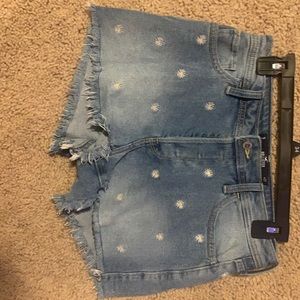 Hollister high rise flower shorts. never been worn